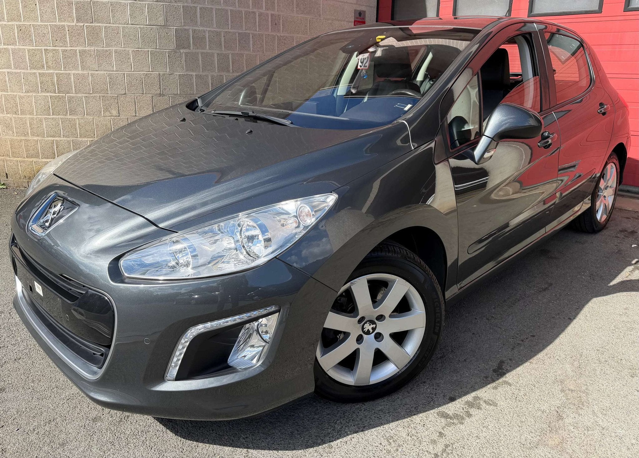 Peugeot 308 1.6i THP Allure + CUIR + PANO + CLIM (bj 2013), Automaat, Euro 5, Gebruikt, Zwart