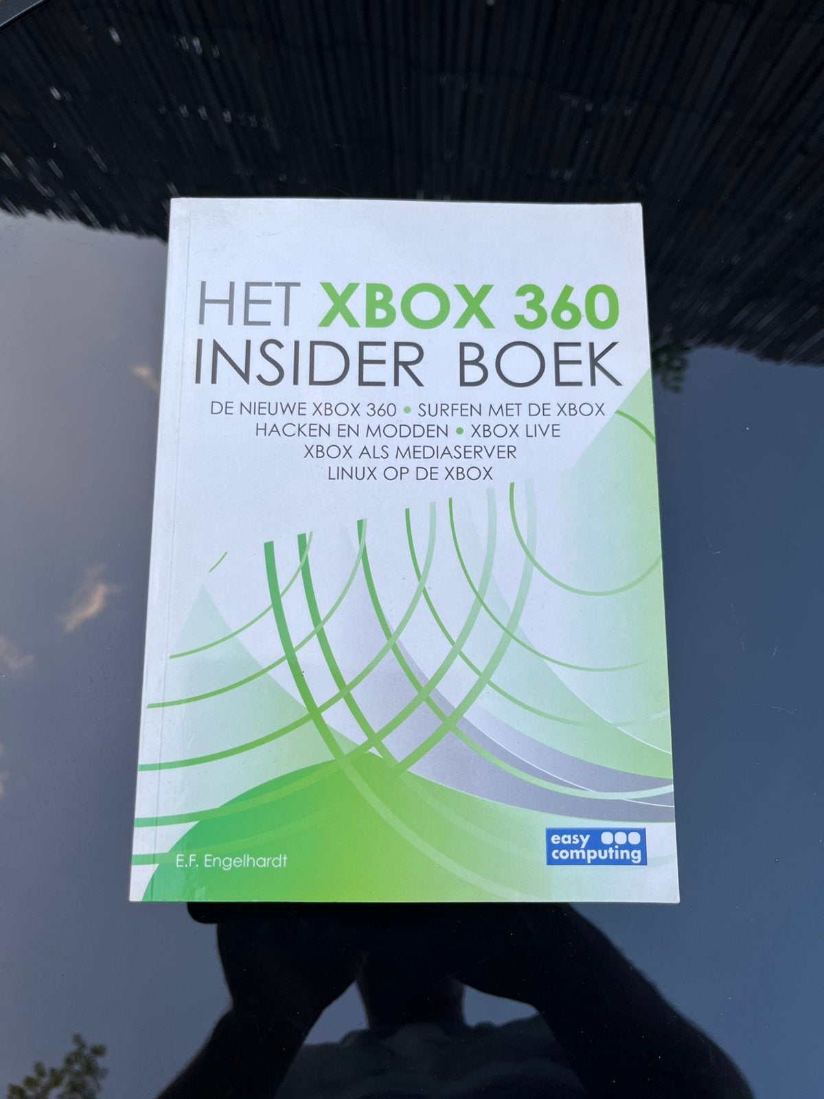 Xbox360 boek met disc, Ophalen of Verzenden, Zo goed als nieuw