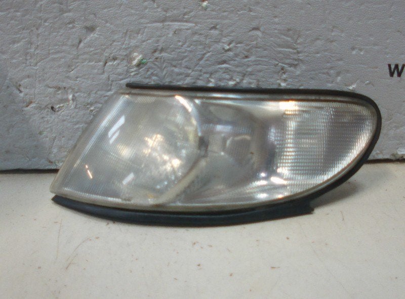CLIGNOTANT GAUCHE Saab 9-3 I (YS3D) (01-1998/09-2002), Saab-de-info@saabgroup.com, Marienbergstraße  96
90411  Nürnberg, DE, Utilisé