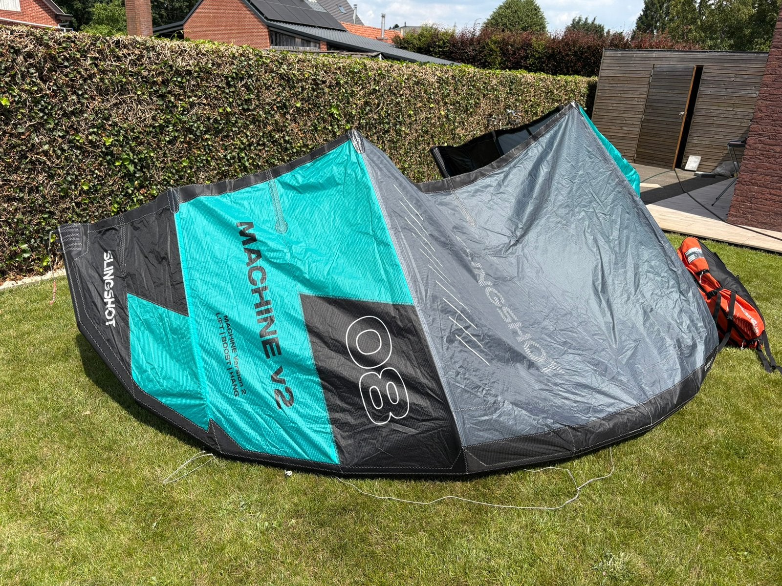 Complete set als nieuw: Slingshot Machine V2 8m+10m+bar, Watersport en Boten, Kitesurfen, Ophalen of Verzenden, Zo goed als nieuw