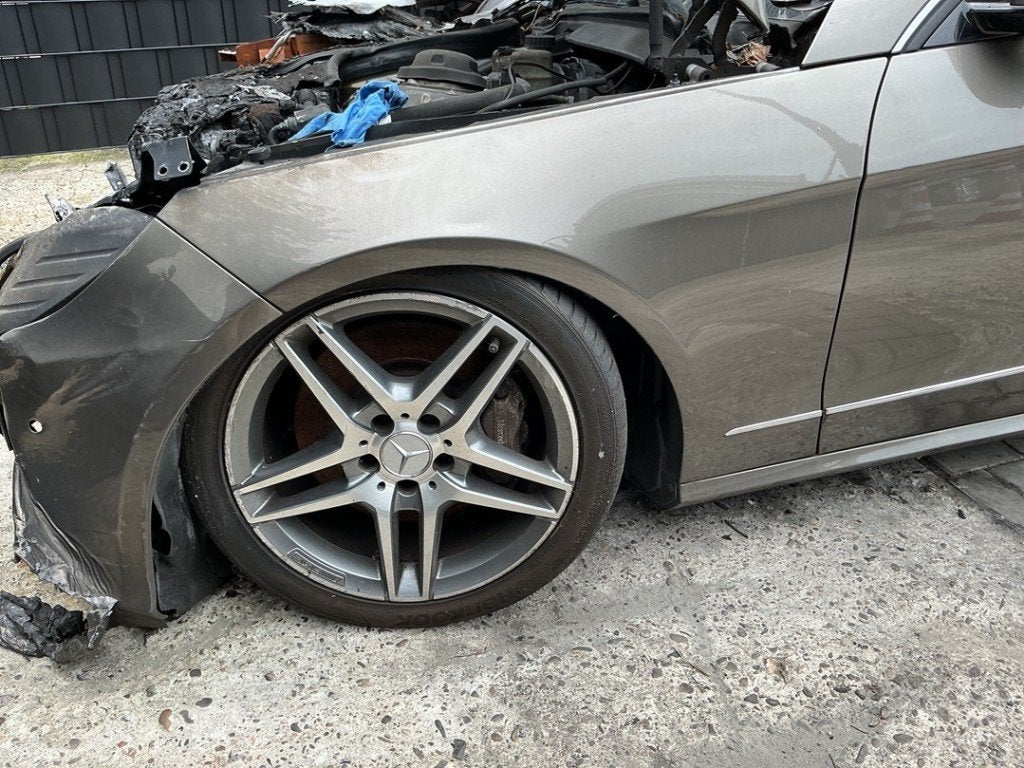 FUSEE LINKS VOOR Mercedes-Benz E (W212) (|A2123321701|), Gebruikt, Mercedes-Benz, Dialog.mb@mercedes-benz.com, Mercedes-Benz AG