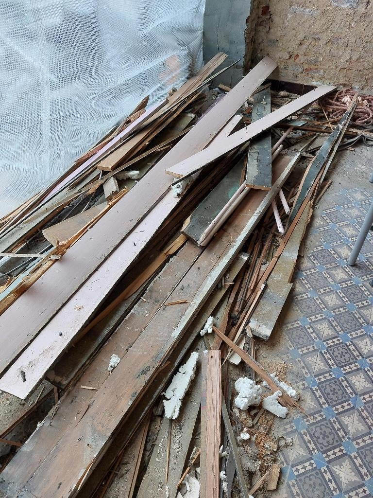 A DONNER bois provenant d'un plancher La Hestre, Minder dan 3 m³, Ophalen