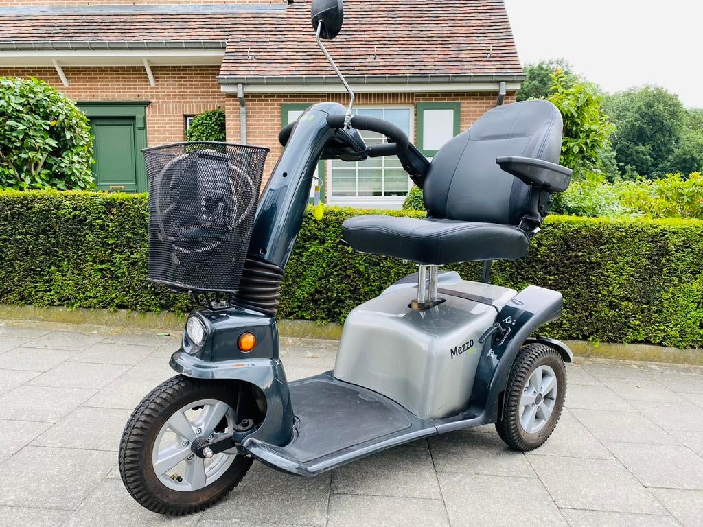Scootmobiel L&M Mezzo - Elektrische invalide scooter, Diversen, Rolstoelen, Ophalen of Verzenden, Inklapbaar, Zo goed als nieuw