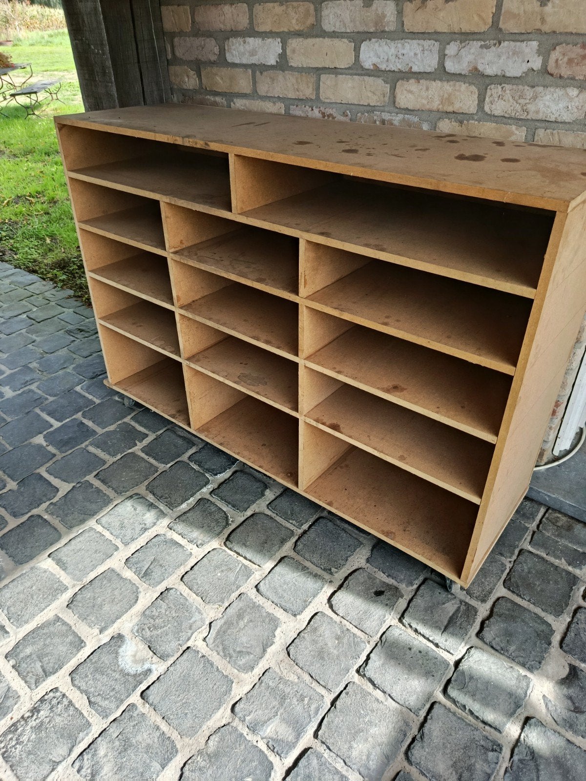 Vakkenkast op wieltjes., Enlèvement