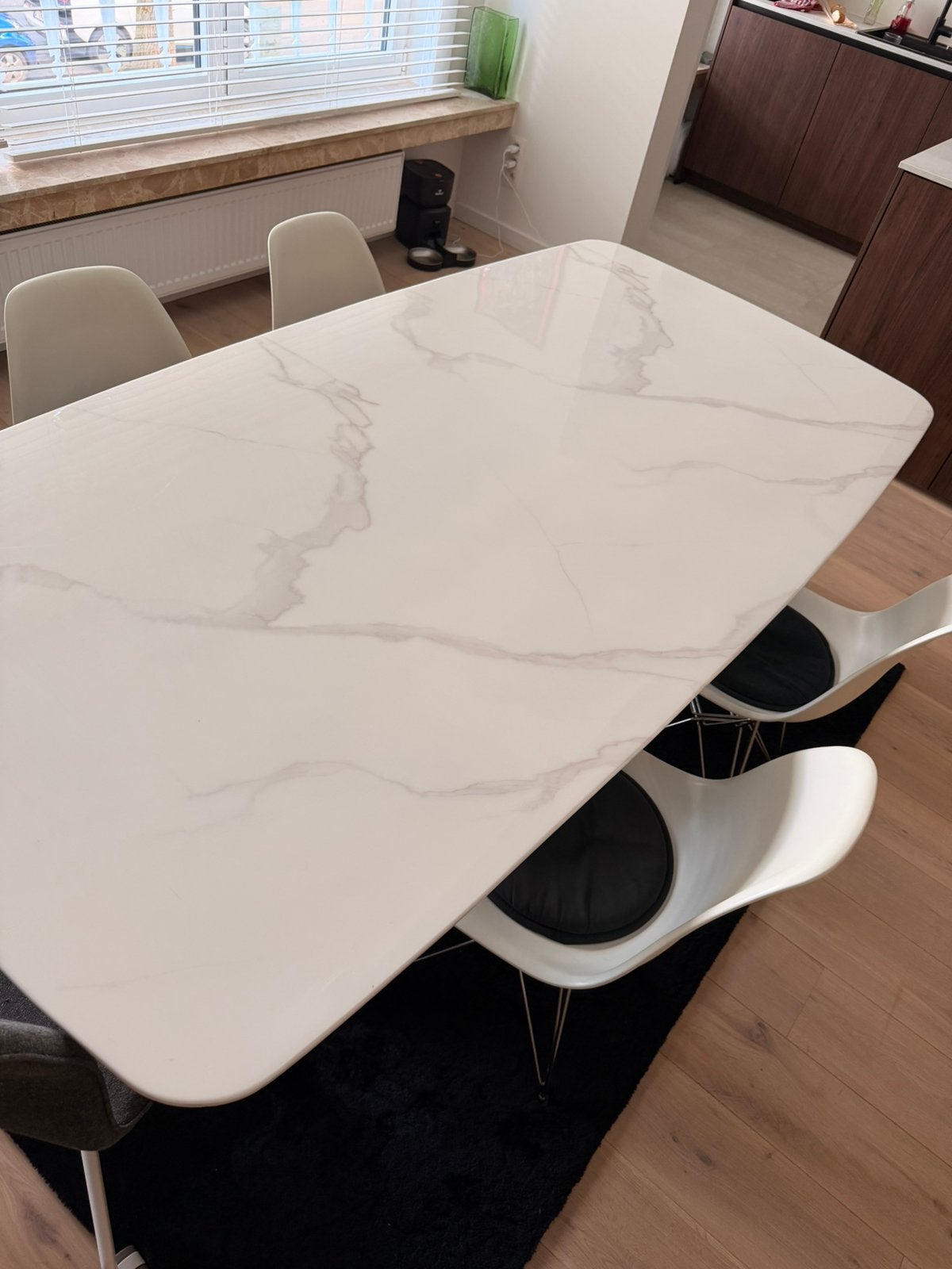 Marmeren tafel + 4 stoelen, Huis en Inrichting, Ophalen, Zo goed als nieuw