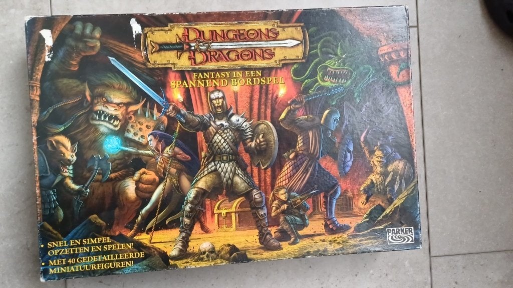 Dungeons & Dragons bordspel van Parker NL editie, Hobby en Vrije tijd, Gezelschapsspellen | Bordspellen, Een of twee spelers, Ophalen of Verzenden