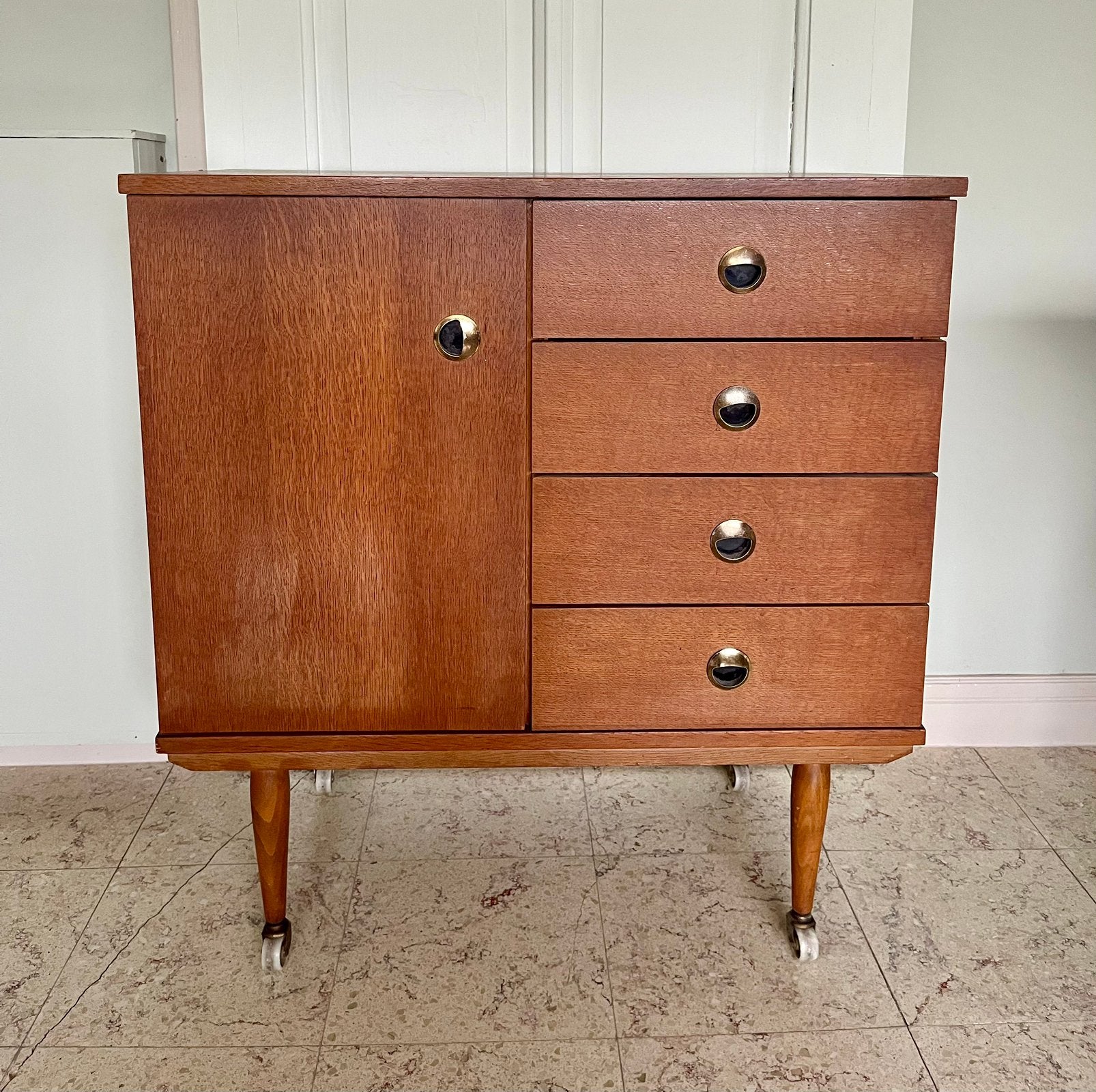 Vintage deens designe dressoir, Huis en Inrichting, Ophalen, Gebruikt