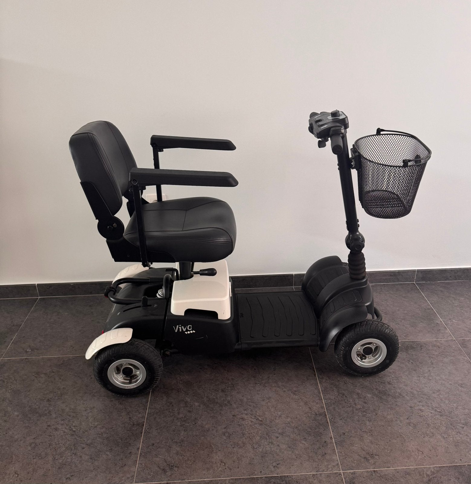 Trottinette en parfait état + 3 clés, Divers, Enlèvement, Comme neuf