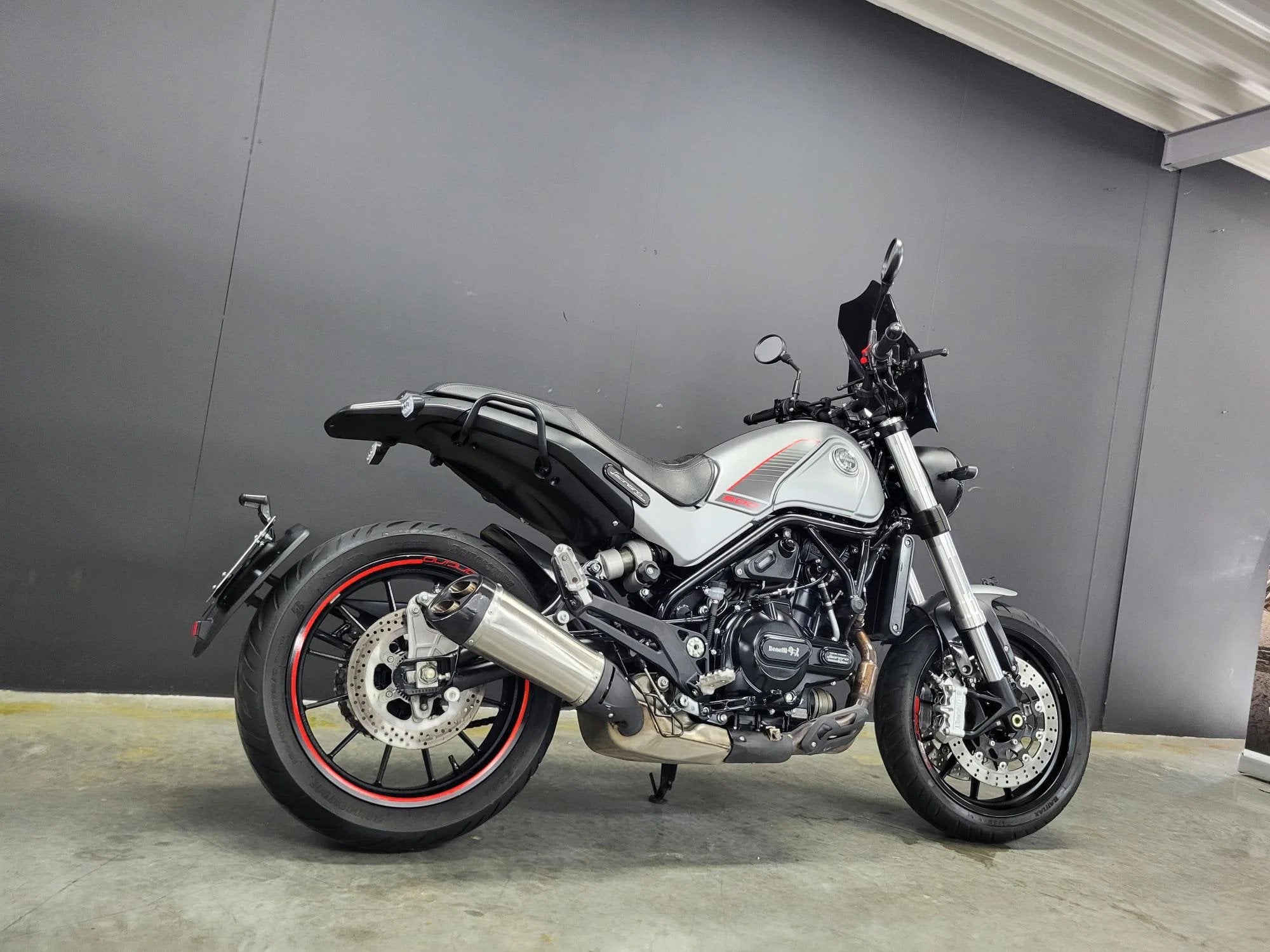 Benelli Leoncino 500 stijlvolle A2-scrambler (bj 2022), Motoren, Bedrijf, Overig, 12 t/m 35 kW, 500 cc