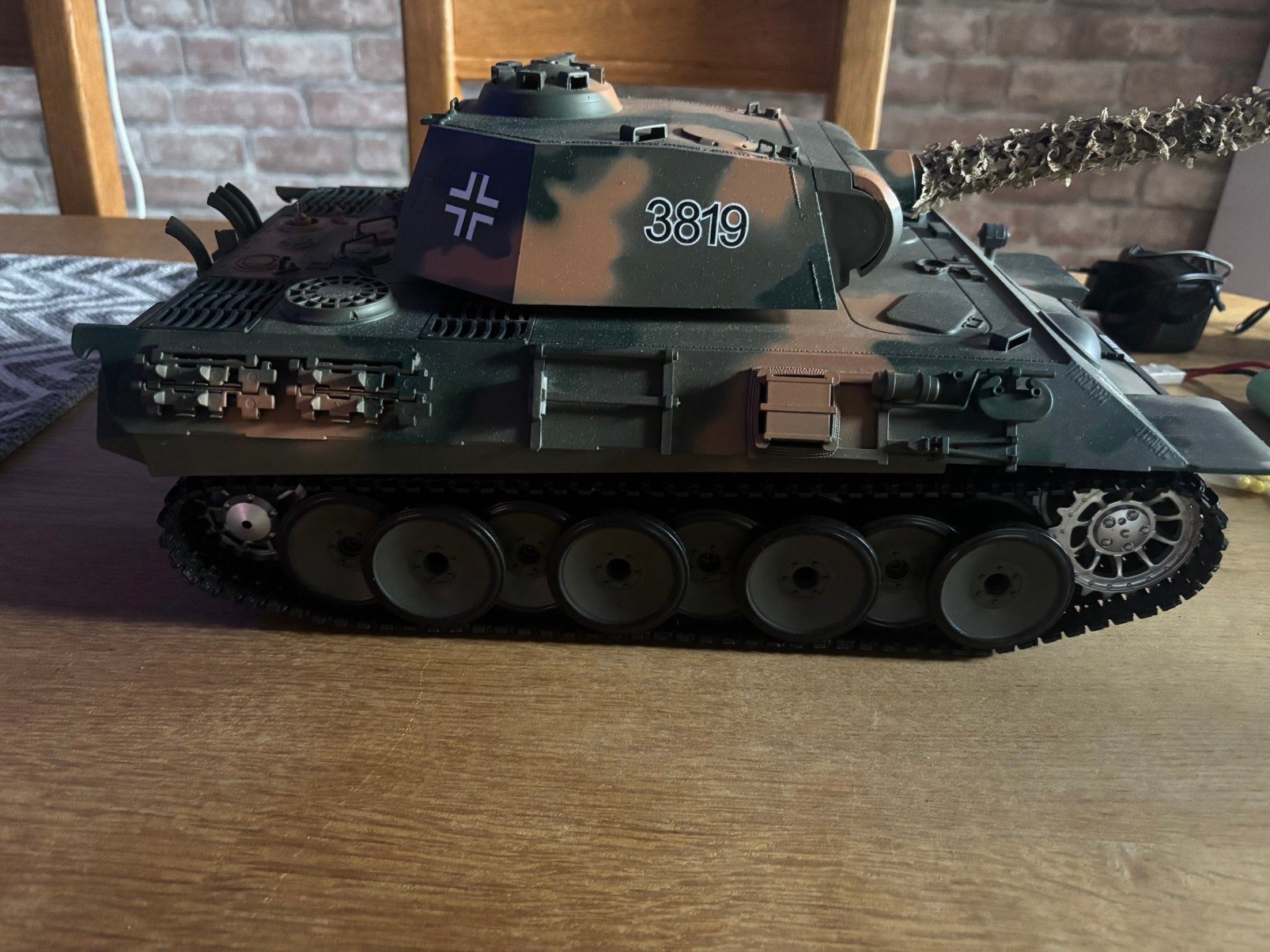 Rc tank met 2 battery en extra rookvloeistof en bolletjes, Enlèvement ou Envoi, Comme neuf