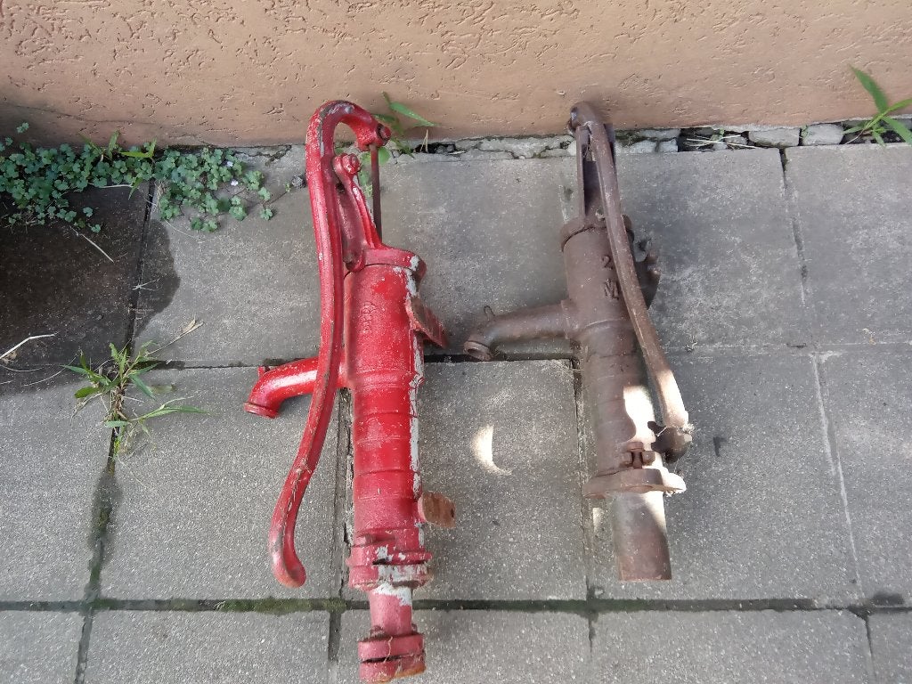 2 pompe à main en fonte pour décoration, Enlèvement