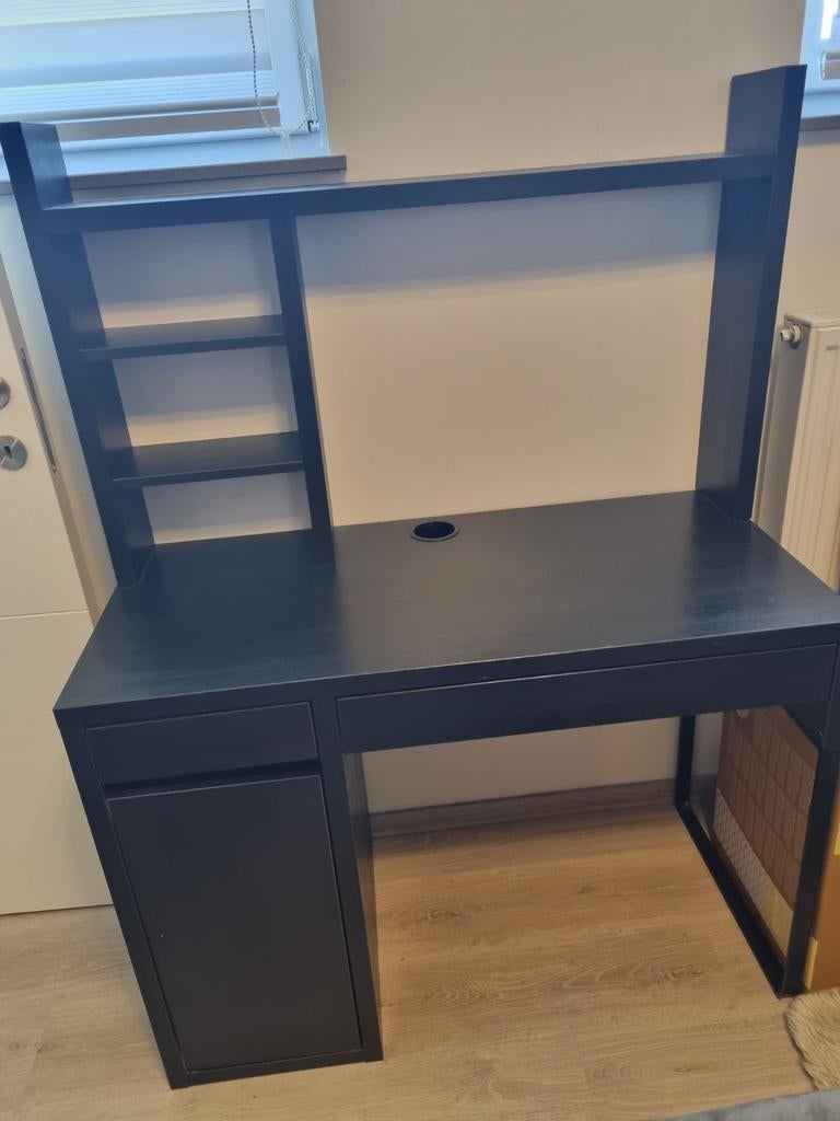 Bureautafel met stoel in perfecte staat, Huis en Inrichting, Bureaus, Ophalen, Zwart, Hout, Kabelgoot