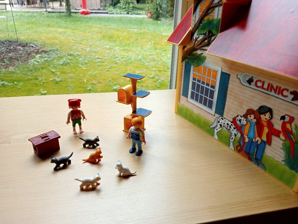 Playmobil  dierenkliniek + operatiekamer, Enlèvement, Utilisé, Découverte