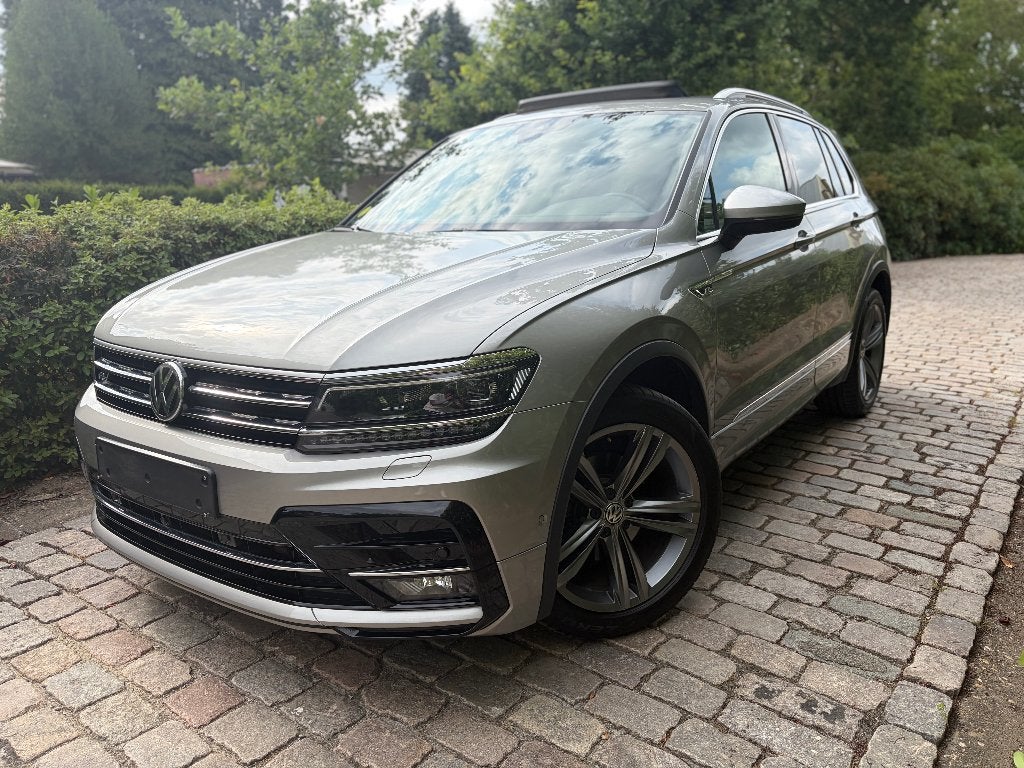 Volkswagen Tiguan 2.0 TDi  4Motion R-line ### 131000 km ###, Autos, Volkswagen, Cuir, Achat, Entreprise, Entretenue par le concessionnaire