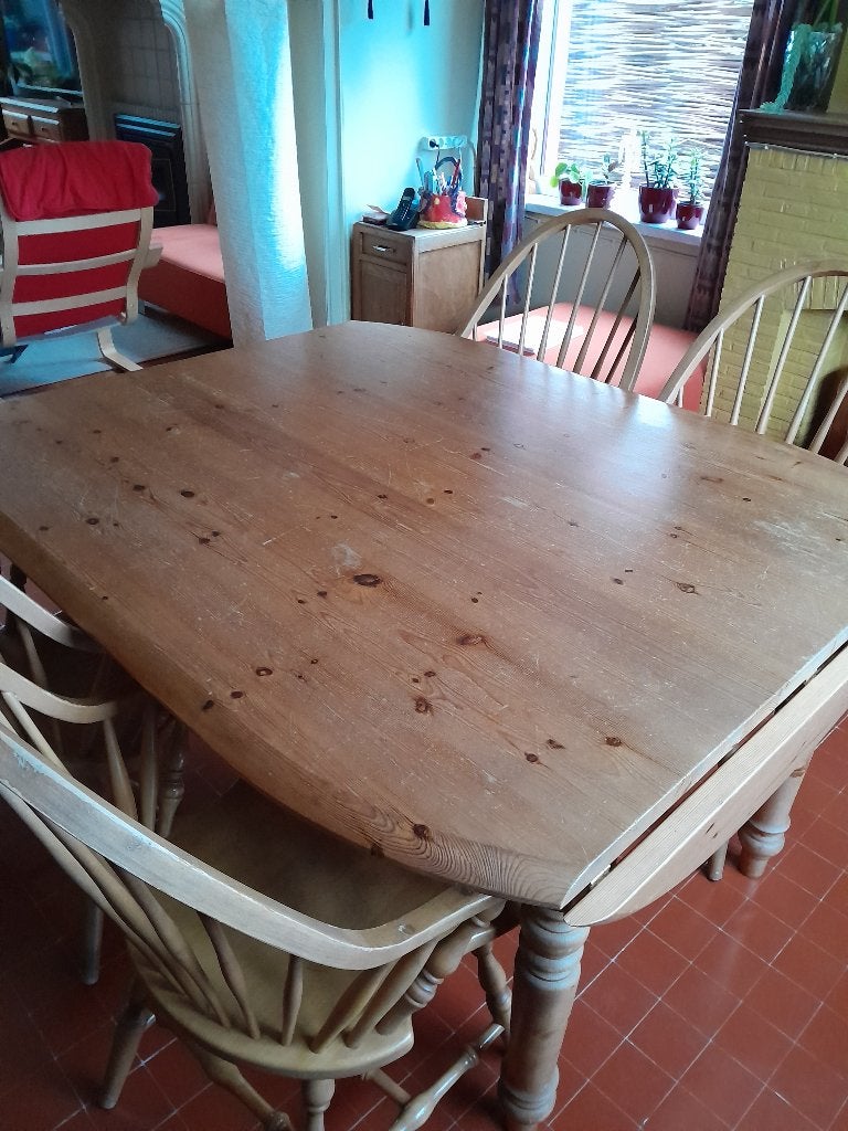 eettafel met stoelen, Enlèvement