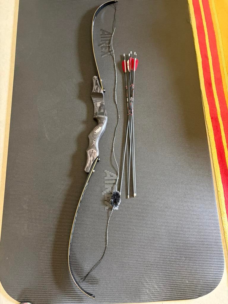 Arc recurve démontable Oak Ridge 25-28 £ gaucher + flèches, Sports & Fitness, Enlèvement ou Envoi, Comme neuf, Arc recurve