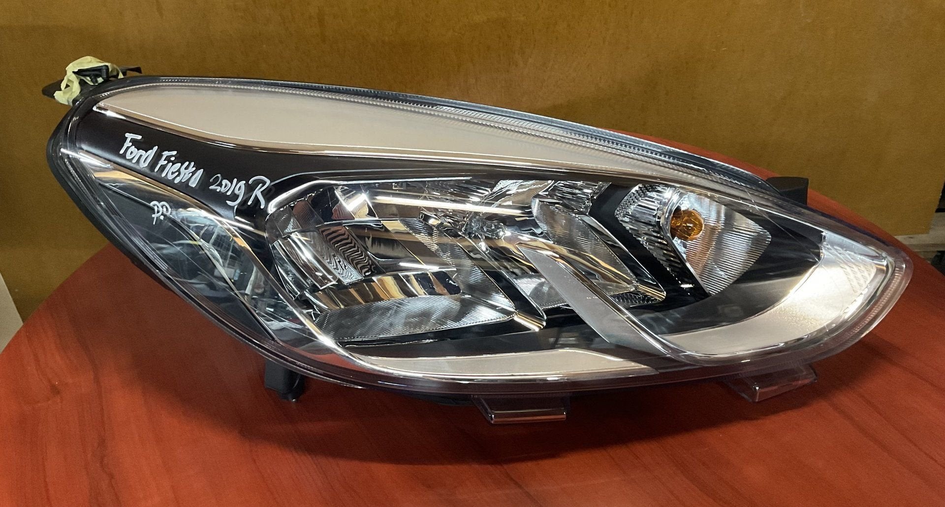 Ford Fiesta 2019 (model 2017-2021) LED koplamp LINKS, Autos : Pièces & Accessoires, Éclairage, Utilisé, Origine de la pièce connue