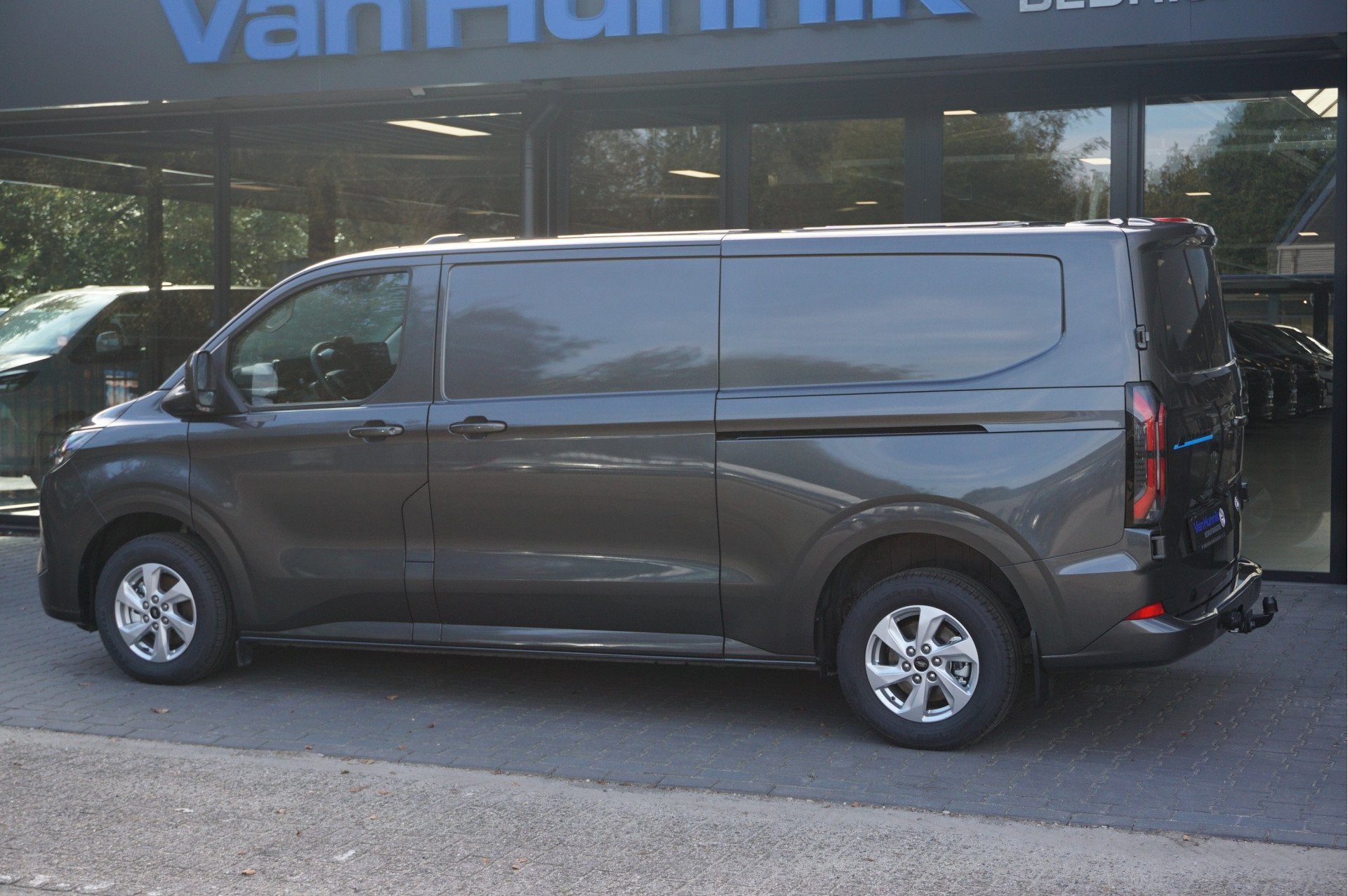 Ford E-Transit Custom 340L 218PK 71KWH AWD Limited Elektrisc, Auto's, Automaat, Gebruikt, 4 cilinders, Parkeercamera