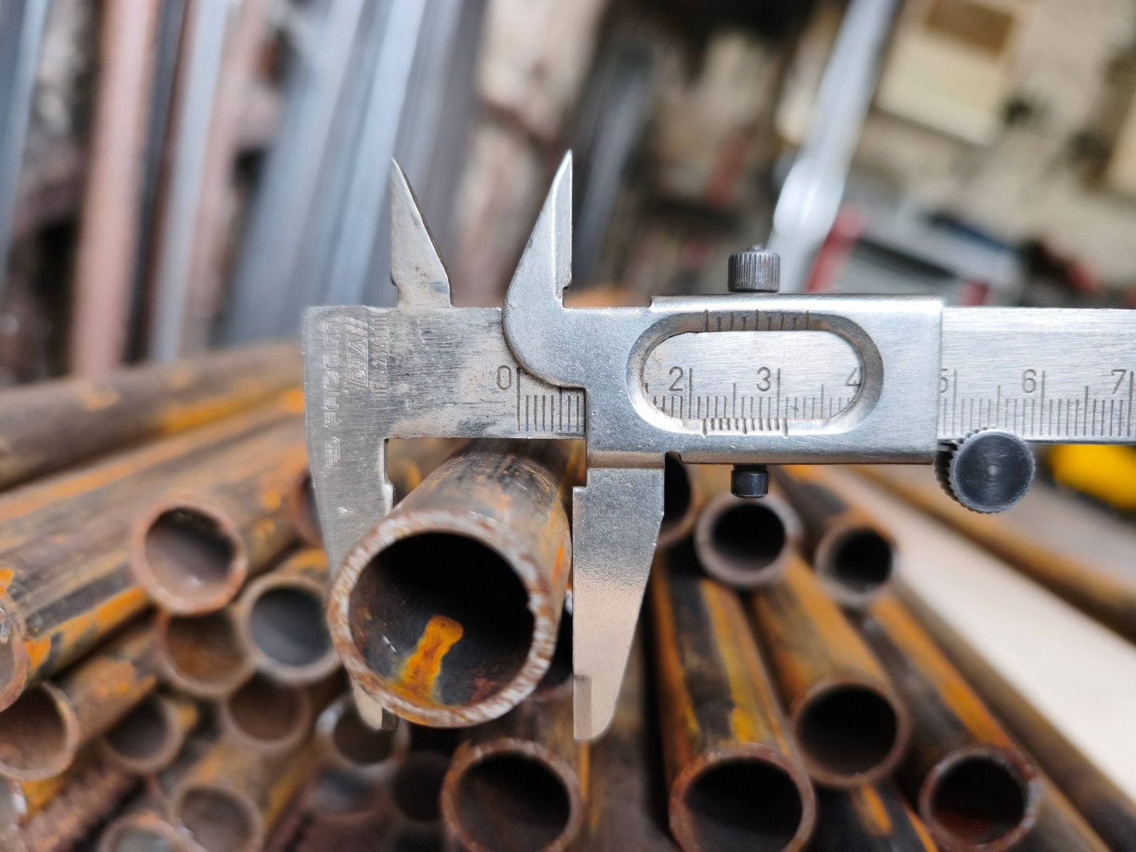 stalen constructiebuizen., Doe-het-zelf en Bouw, Metalen, Ophalen, Zo goed als nieuw, IJzer
