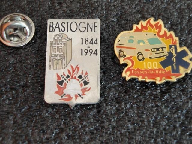 Pins Pompier Bastogne et Fosses-la-Ville, Enlèvement ou Envoi, Comme neuf