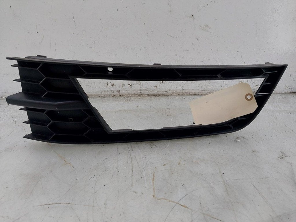 GRILLE DE PARE-CHOCS Skoda Octavia Combi (5EAC), Autos : Pièces & Accessoires, Dhr. J. Ham, Administratie@autoham.nl, Utilisé