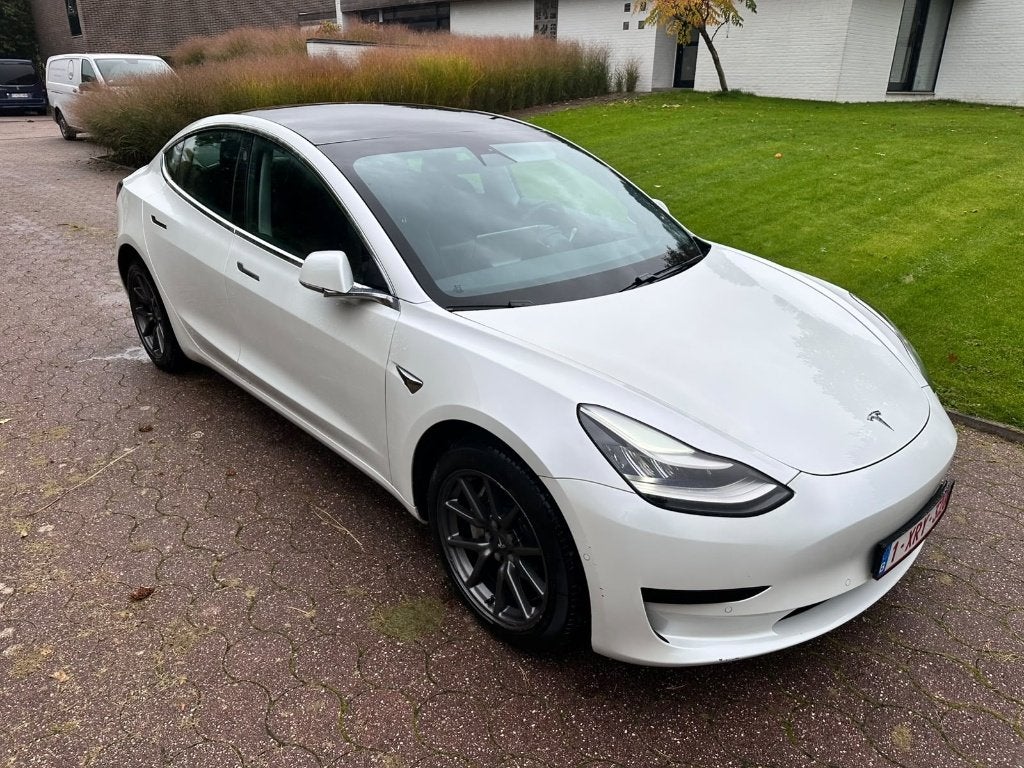 Garantie d'usine de la Tesla Model 3 jusqu'en 2028, Autos, Cuir et Alcantara, Achat, 4 portes, Entretenue par le concessionnaire