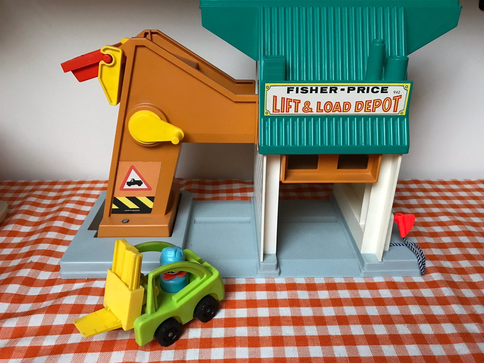 Fisher Price retro vintage Lift & Load depot, Kinderen en Baby's, Ophalen of Verzenden, Zo goed als nieuw