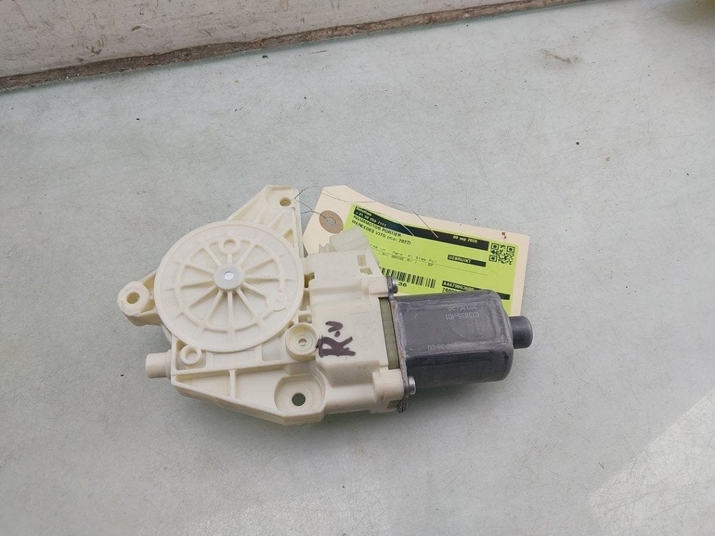 MOTEUR LEVE VITRE ELECTRIQUE Vito Tourer (447.7), Brose SE, Mercedes-Benz, Info@brose.com, Utilisé