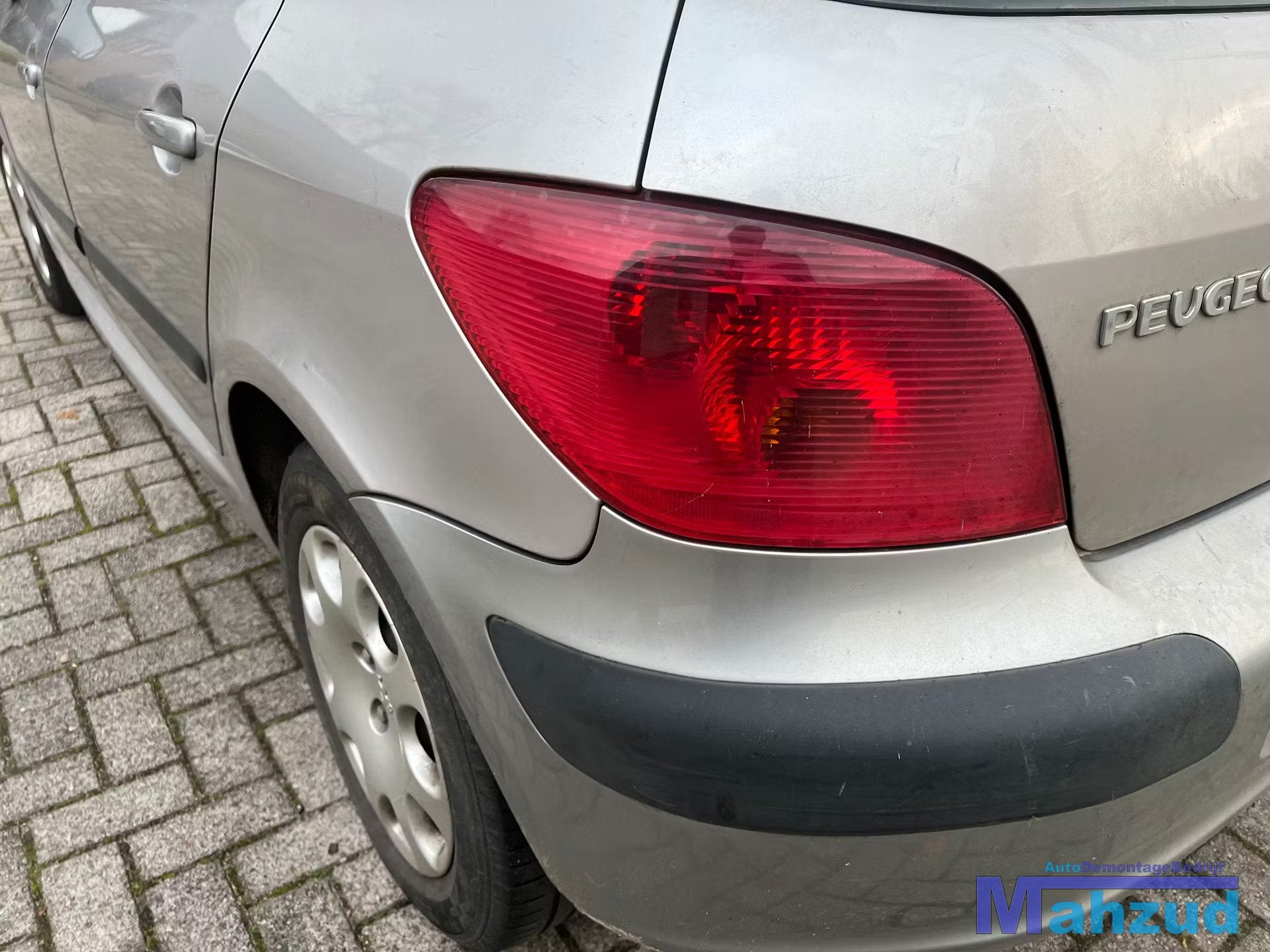 PEUGEOT 307 hatchback links achterlicht 2001-2009, Taurusavenue 1
2132 LS  Hoofddorp, NL, Contact.group@renault.com, Stellantis N.V.