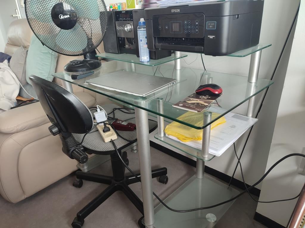 Bureau, Ophalen, Glas