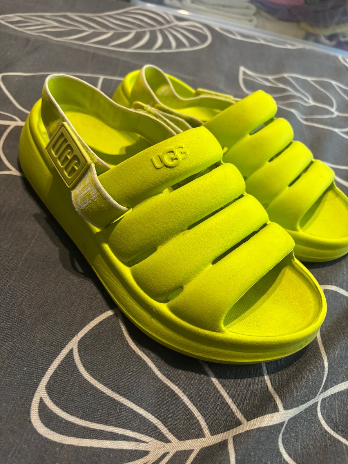 UGG sandalen maat 38, Ophalen, Zo goed als nieuw