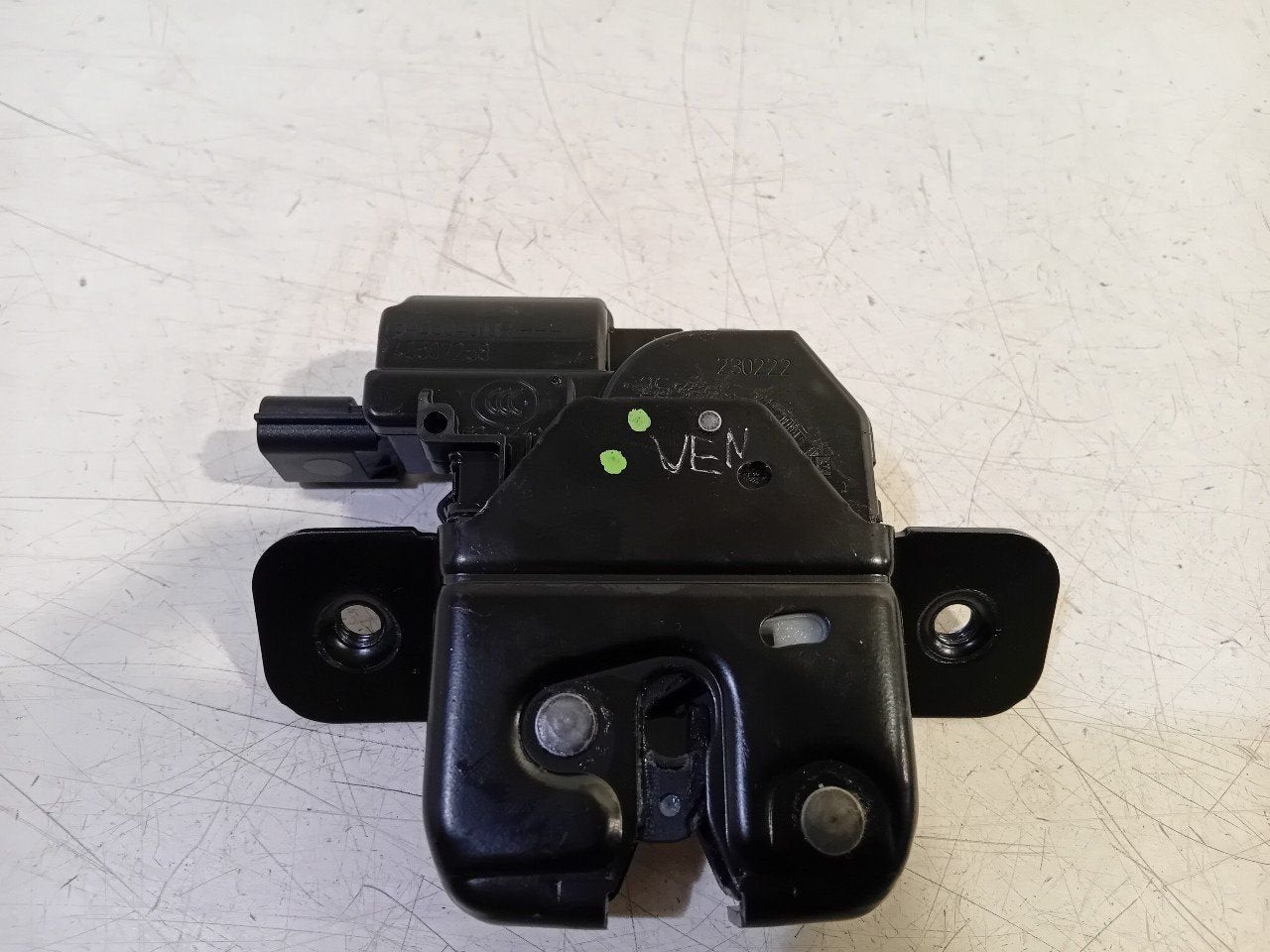 Slot mechaniek kofferdeksel achterklep elektrisch Renault Ca, Auto-onderdelen, Onderdelen@venauto.nl, Van der Ven Autorecycling B.V.