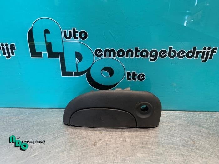 Poignée portière 2portes gauche d'un Renault Kangoo (Kango, Renault, -, 3 mois de garantie, Utilisé