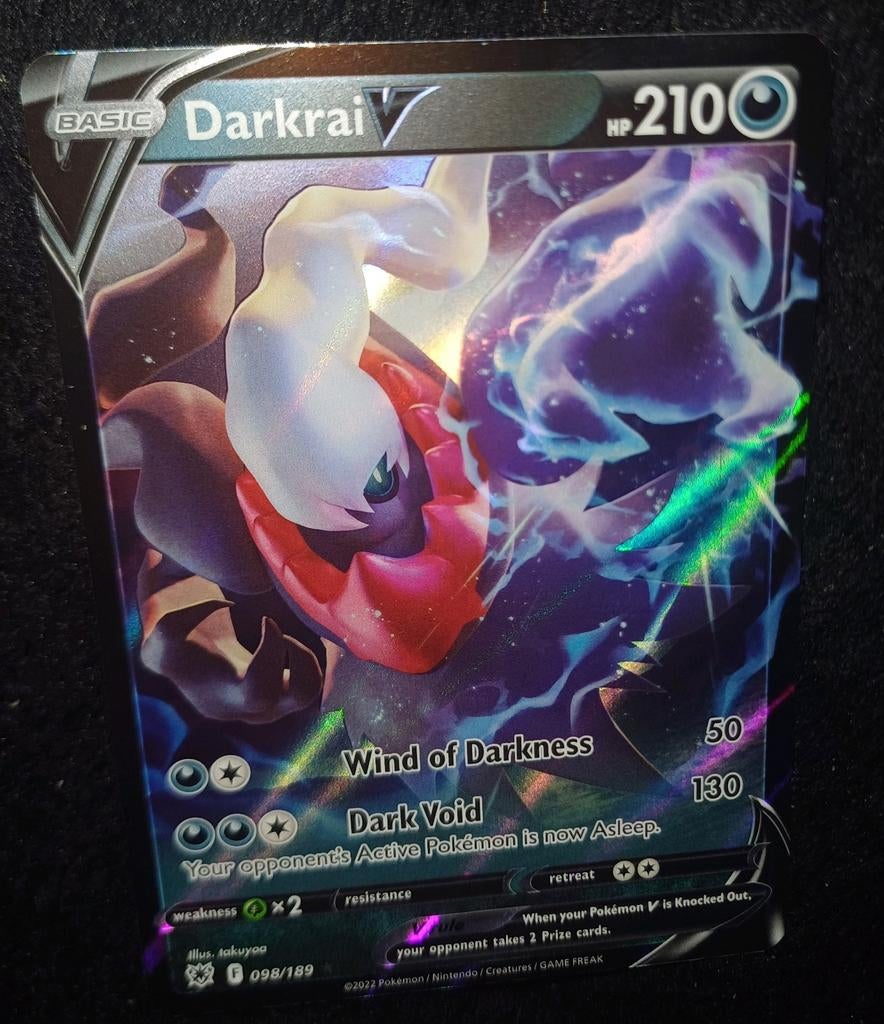 Modern Era: Darkrai V 098/189 Astral Radiance, Hobby en Vrije tijd, Verzamelkaartspellen | Pokémon, Ophalen of Verzenden