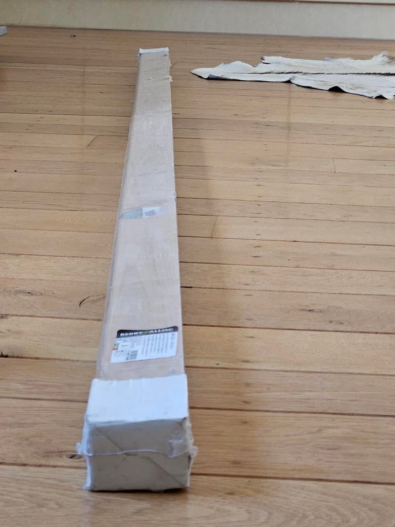 Nieuw pak plinten van Barry Alloc, Ophalen, Plinten