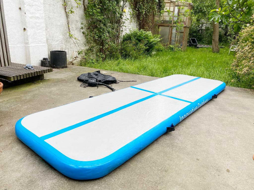 AirTrack Pro Turnmat "Innovative Outdoor" 300x100x10cm, Sport en Fitness, Ophalen, Gebruikt, Blauw, Overige typen