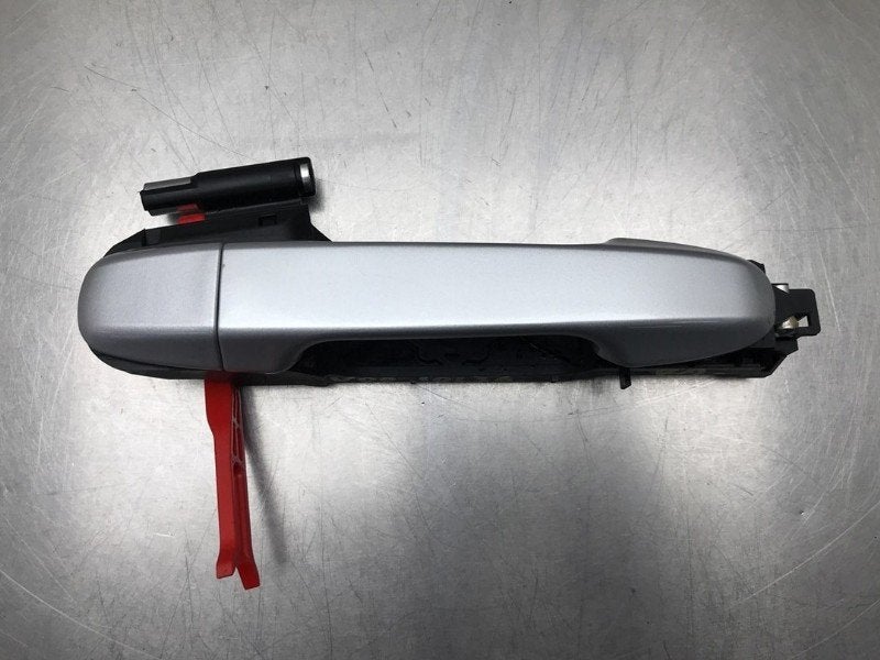POIGNEE EXTERIEURE ARRIÈRE DROITE Toyota Yaris III (P13), Utilisé, Arrière, Toyota