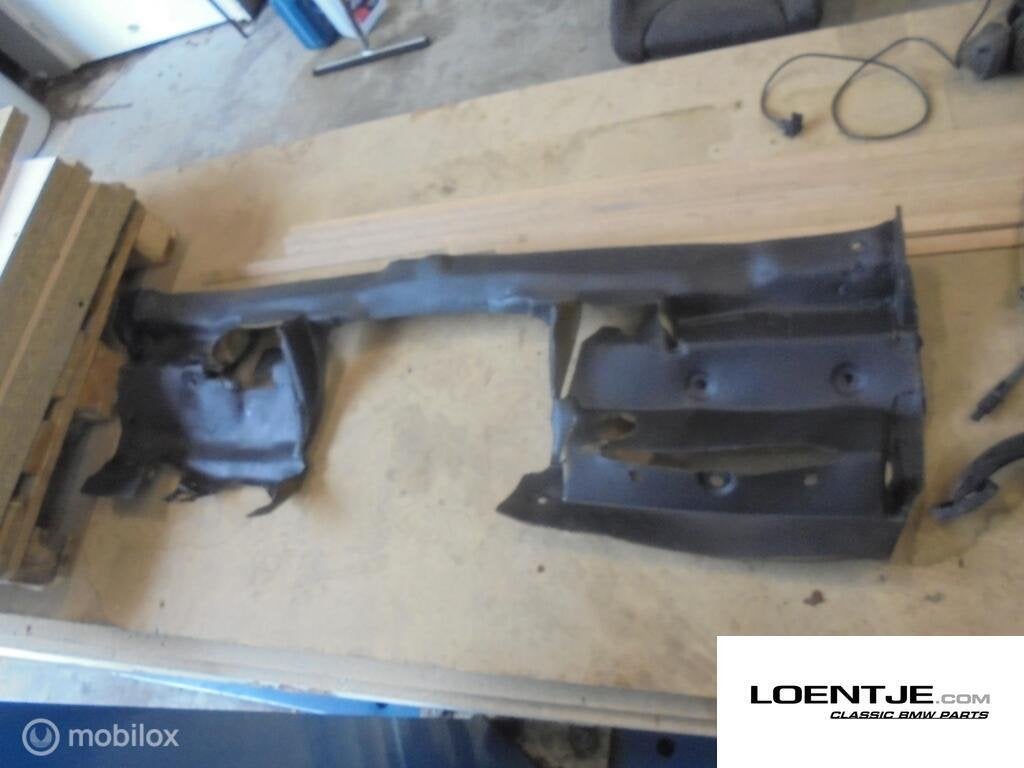 Isolatie onder dashboard BMW e30 325i 323i 320i 318i etc, Enlèvement ou Envoi, Utilisé, BMW, BMW