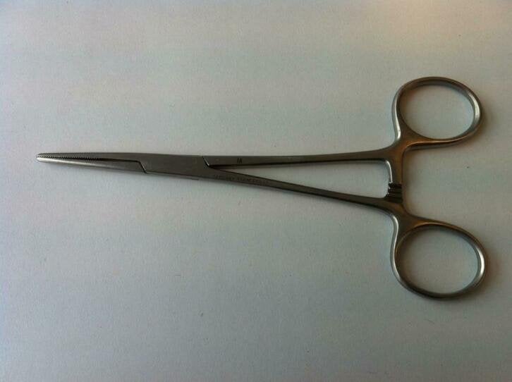Arterieklemmen en overig RVS instrumentarium medicon