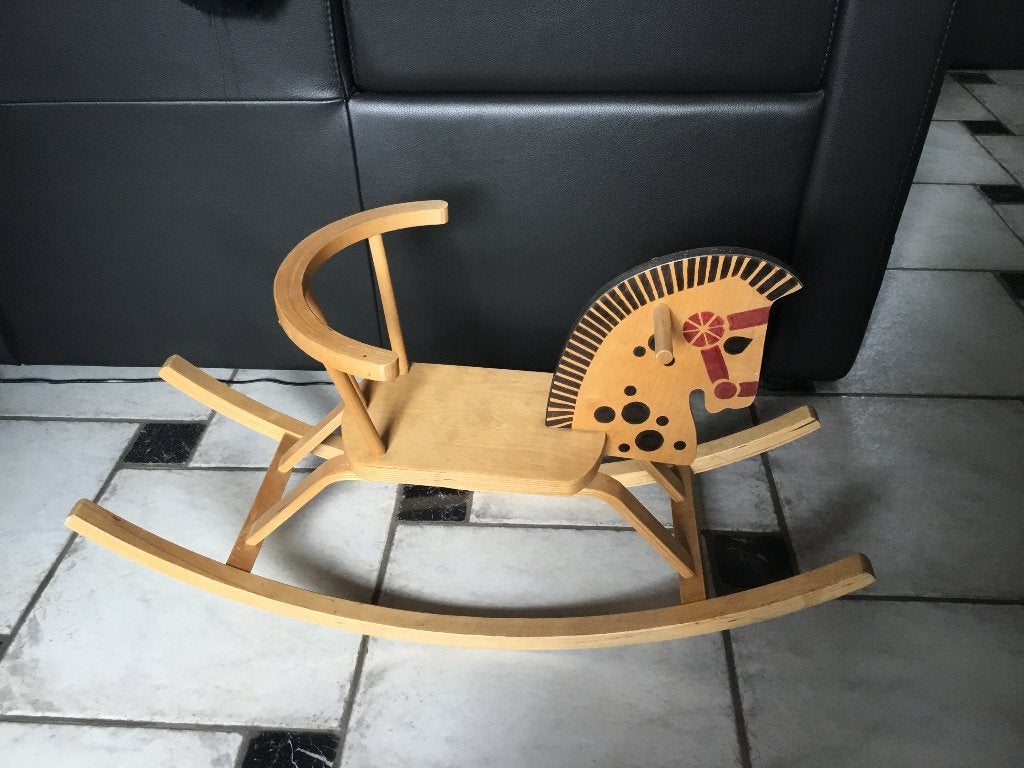 Schommelpaardje, Ophalen, Gebruikt
