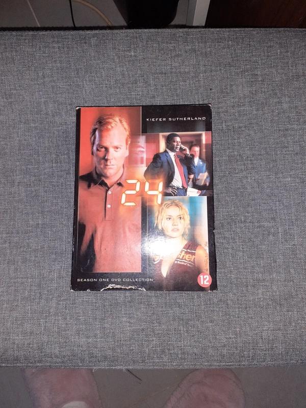 Dvd serie 24 heures chrono saison 1, CD & DVD, Coffret, À partir de 16 ans, Utilisé, Action et Aventure