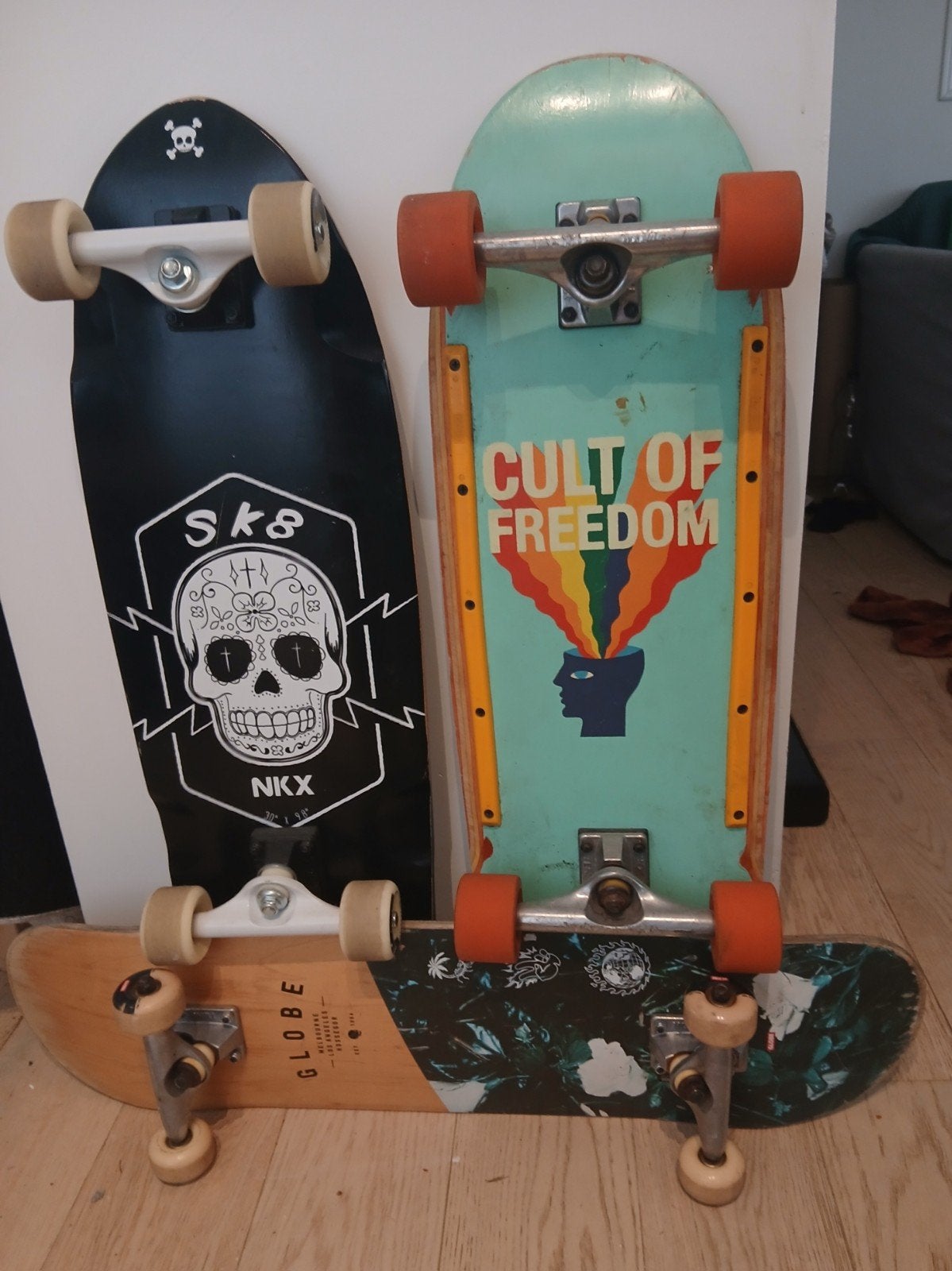 3 Skateboards, 2 pro Globe en 1 longboard  NKX, Ophalen, Gebruikt, Skateboard, Longboard