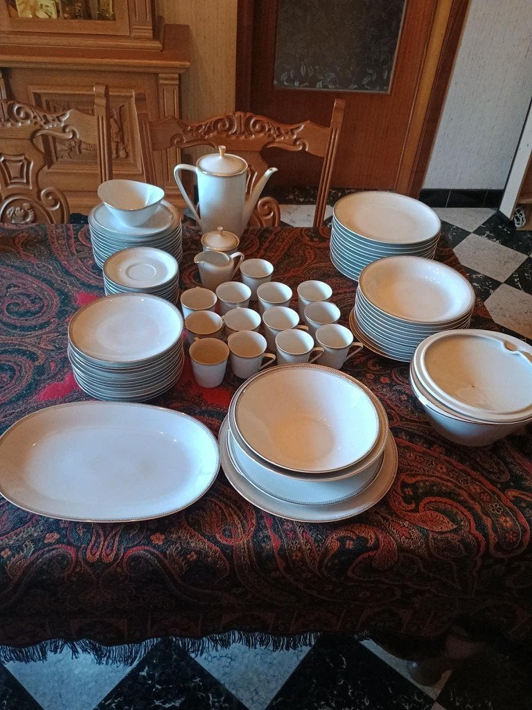 Grote koffieservice voor 12 personen, Ophalen