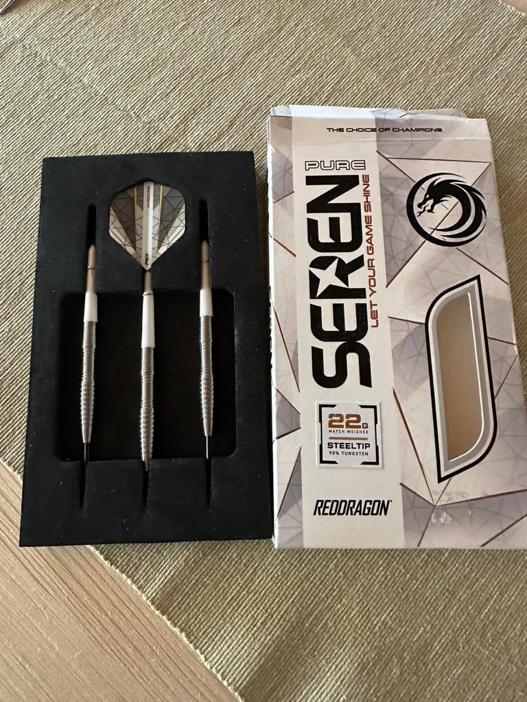 Reddragon serene pure 3 22g, Sport en Fitness, Darts, Ophalen, Zo goed als nieuw, Flights