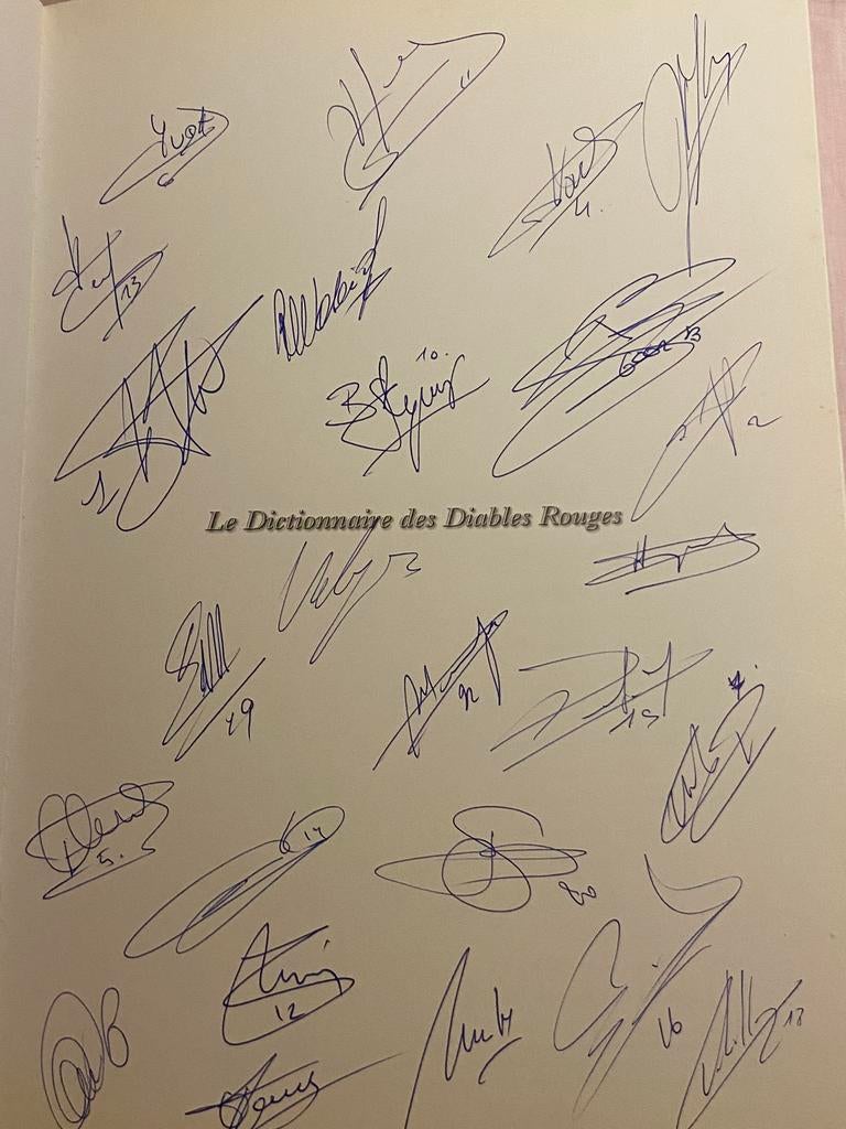 Boek rode duivels gesigneerd 2014, Ophalen of Verzenden, Zo goed als nieuw, Boek of Tijdschrift
