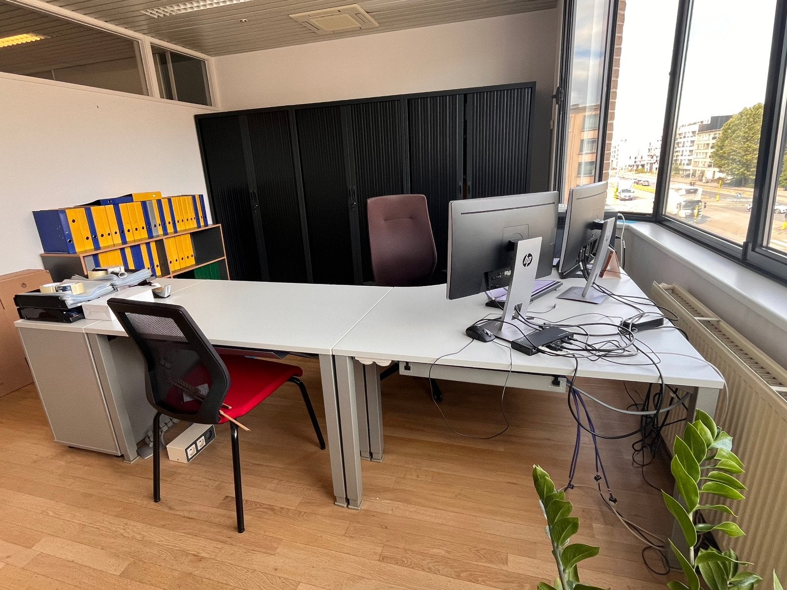 Hoekbureau met ladenblok, Ophalen, Zo goed als nieuw, Grijs, Hoekbureau