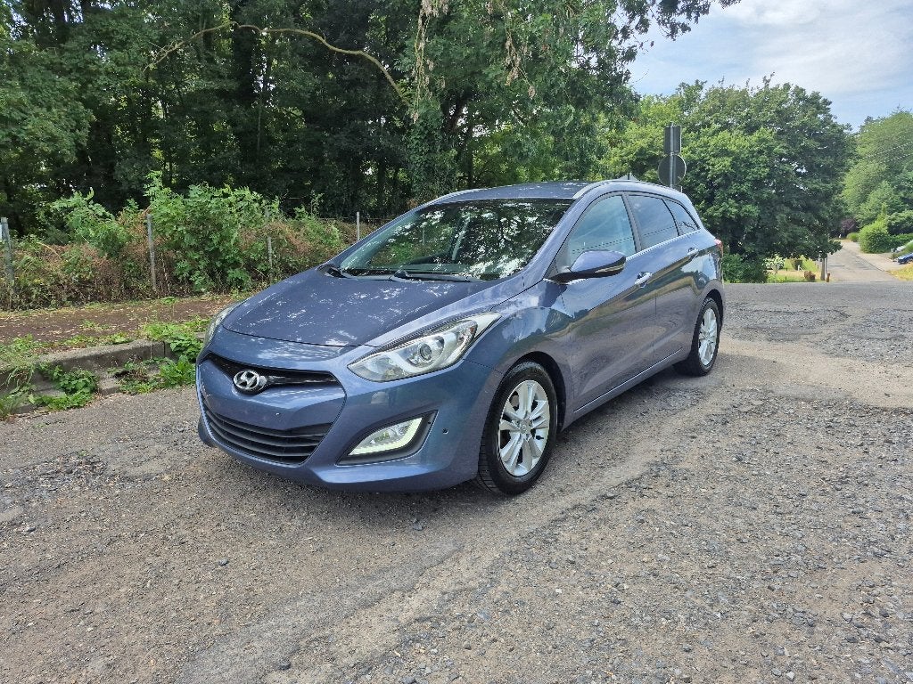 Voiture, Autos, Hyundai, Entreprise, i30, Caméra de recul, Air conditionné, Bluetooth, Ordinateur de bord, Verrouillage central