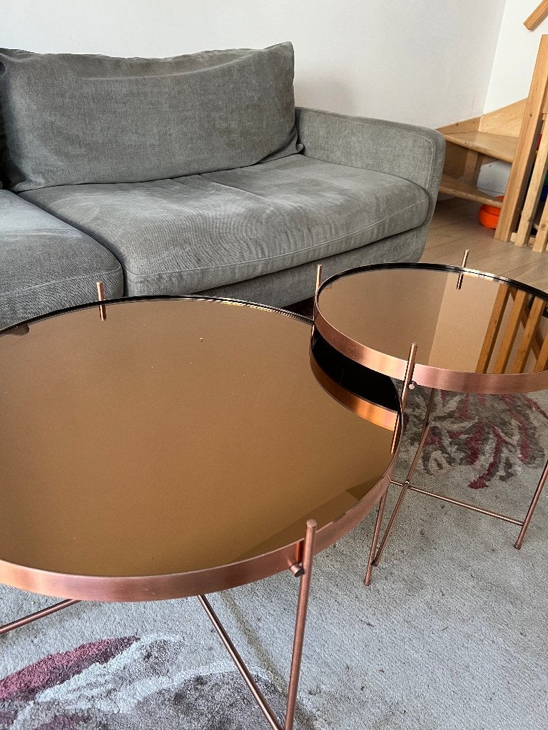 Set salontafeltjes - koperkleurig glazen blad, Huis en Inrichting, Ophalen, Rond, 50 tot 100 cm, Zo goed als nieuw