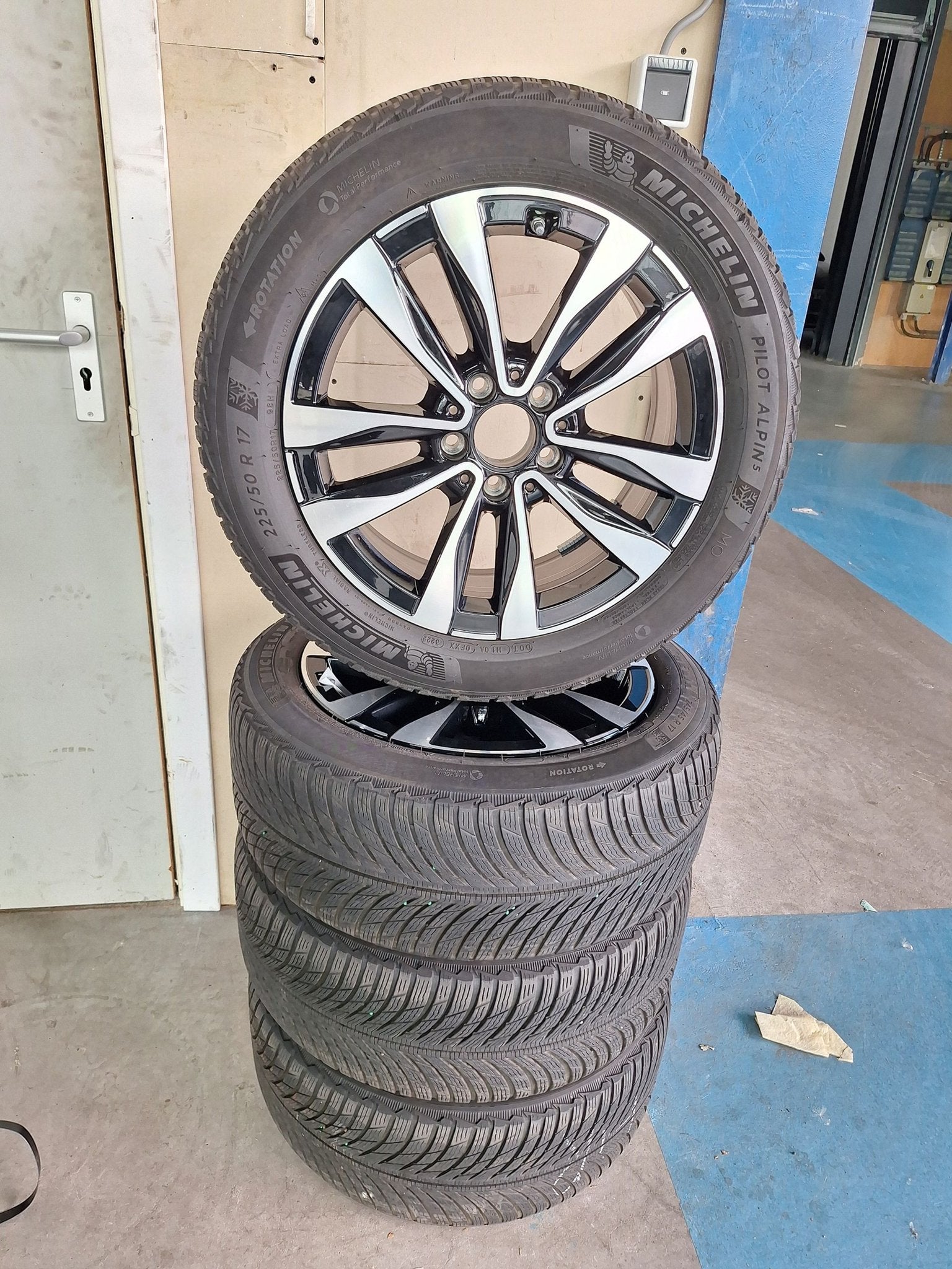 Mercedes C-Klasse Winterset 17 Inch Origineel, Auto-onderdelen, Banden en Velgen, Ophalen, Gebruikt, -, -