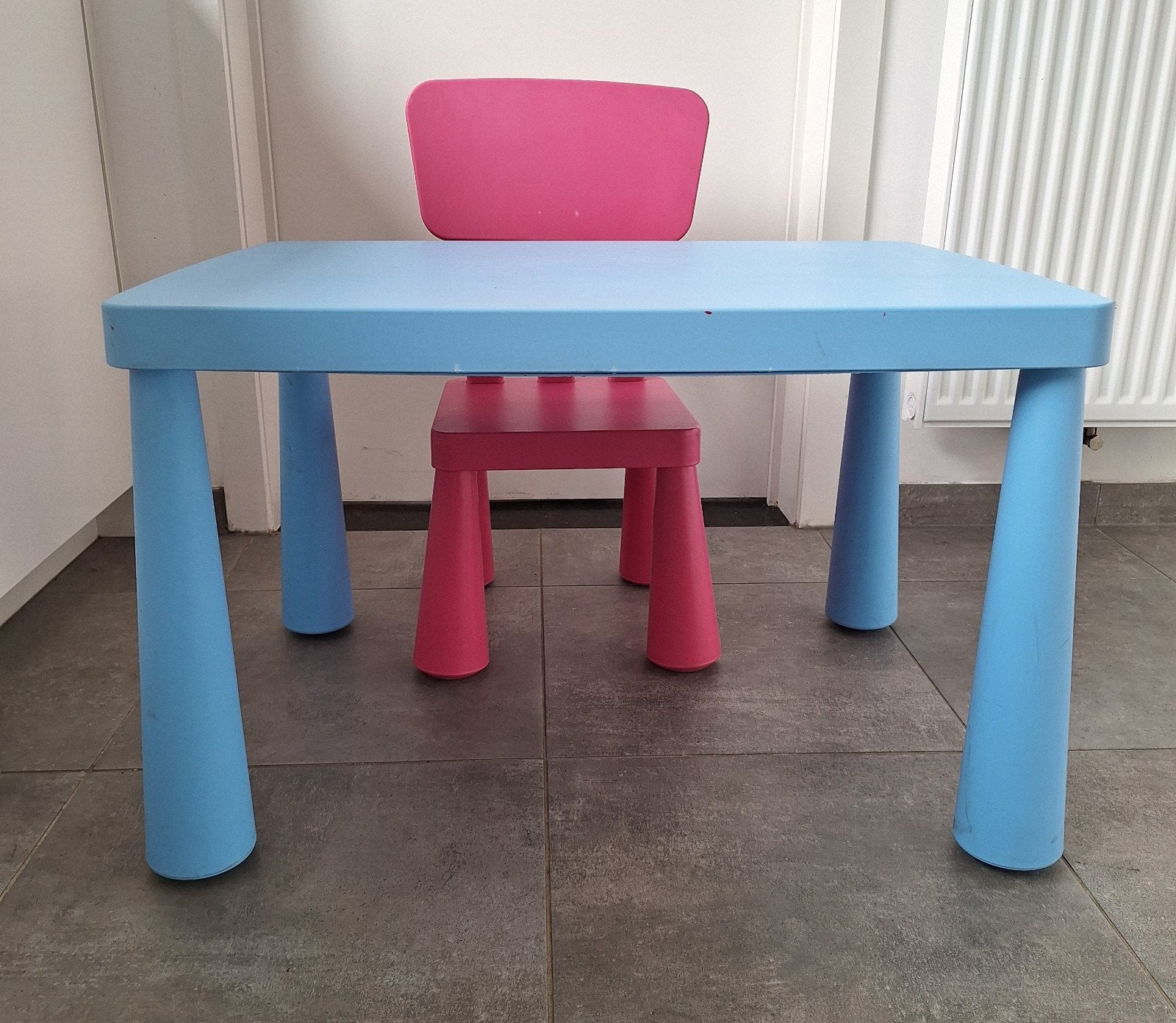 plastic tafeltje met stoel, Ophalen